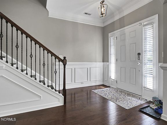 3rd image of 205 W Azalea Dr