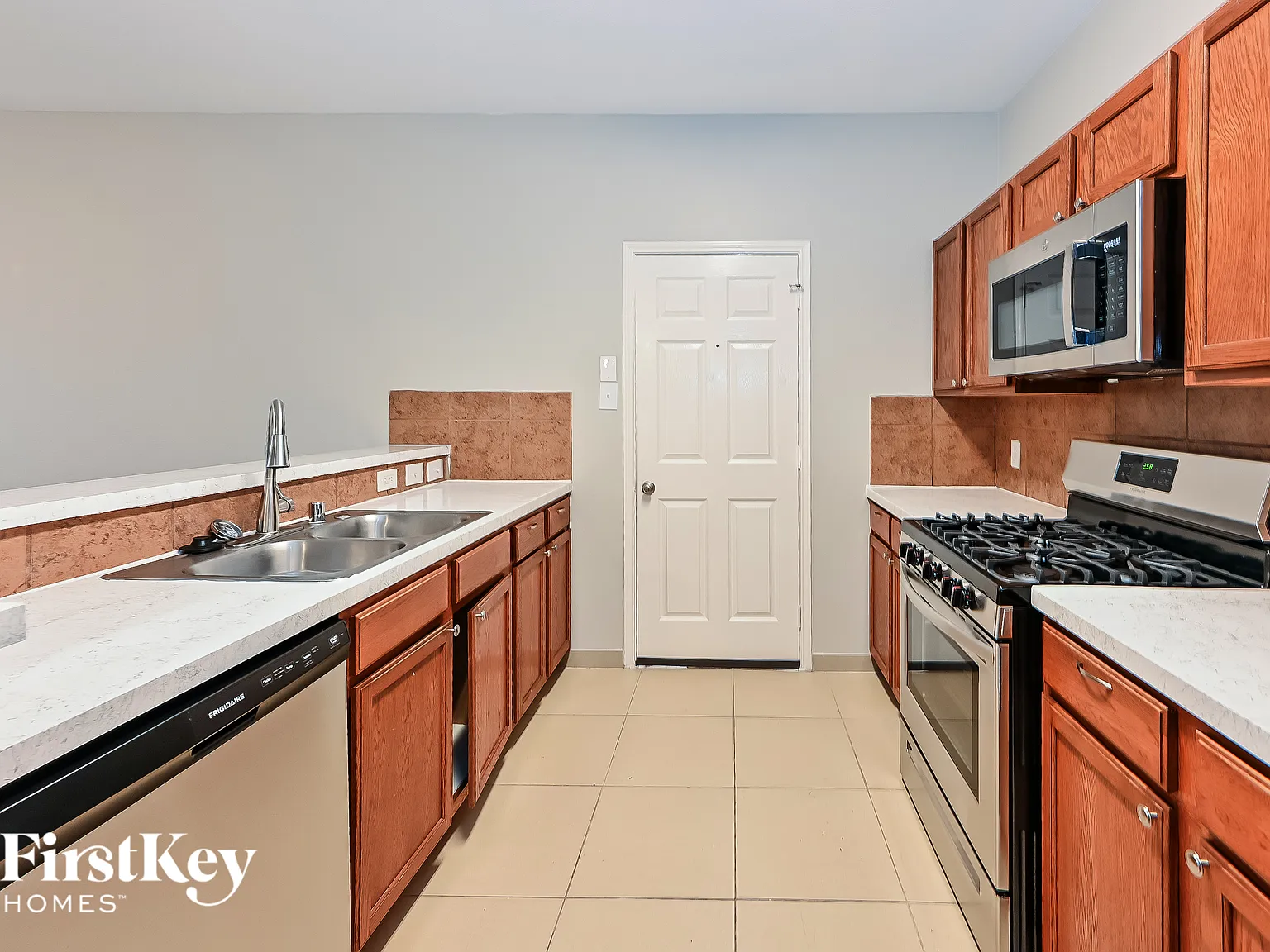 3 bed, 2.0 bath, 1676 sqft, $2,145 — Photo 4