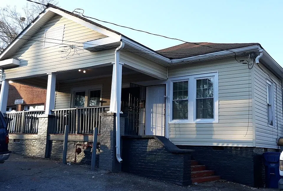999 Dill Ave SW