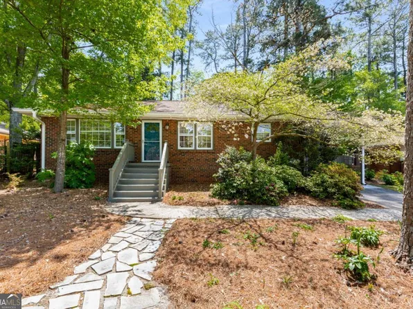 404 Bridlewood Cir, Decatur, GA 30030