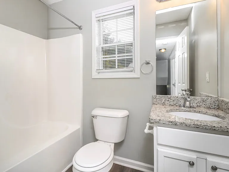 732 Newport Dr — Photo 17