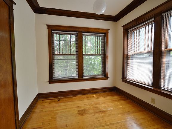 4th image of 1336 W Waveland Ave