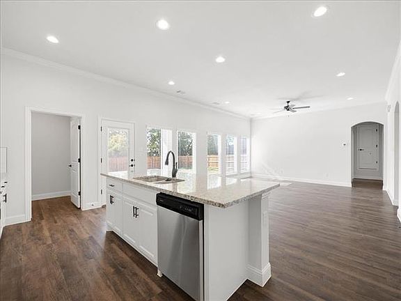 3rd image of 1305 G W Jackson Ave