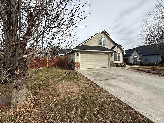 2nd image of 2204 W Garden Ave
