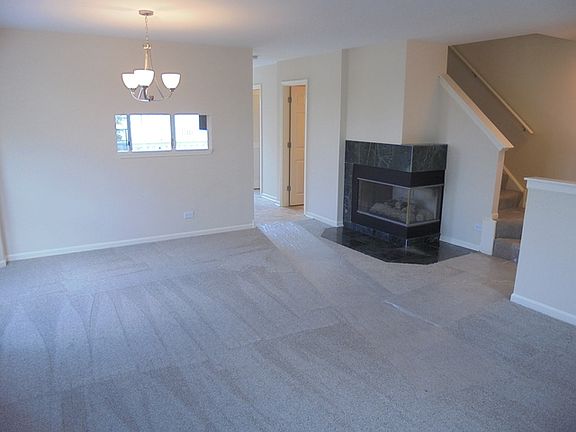 5th image of 1065 Manchester Cir
