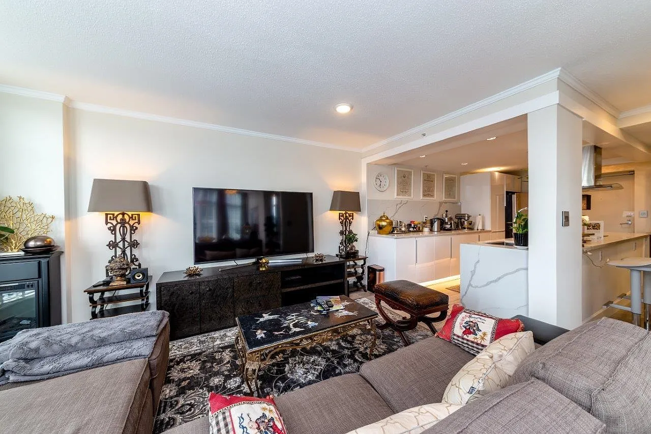 2 bed, 900 sqft, $3,800 — Photo 4