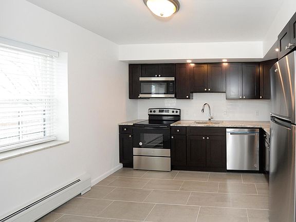3rd image of 20 Ridge Rd Unit A5