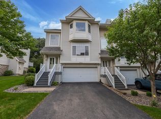 8876 Brunell Way, Inver Grove Heights, MN 55076