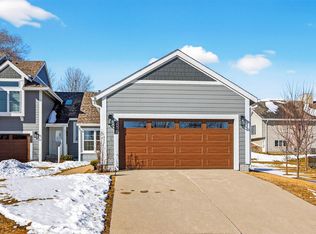2428 81st Cir, Urbandale, IA 50322
