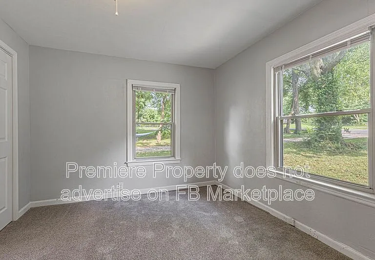 1107 W 27th St S — Photo 13