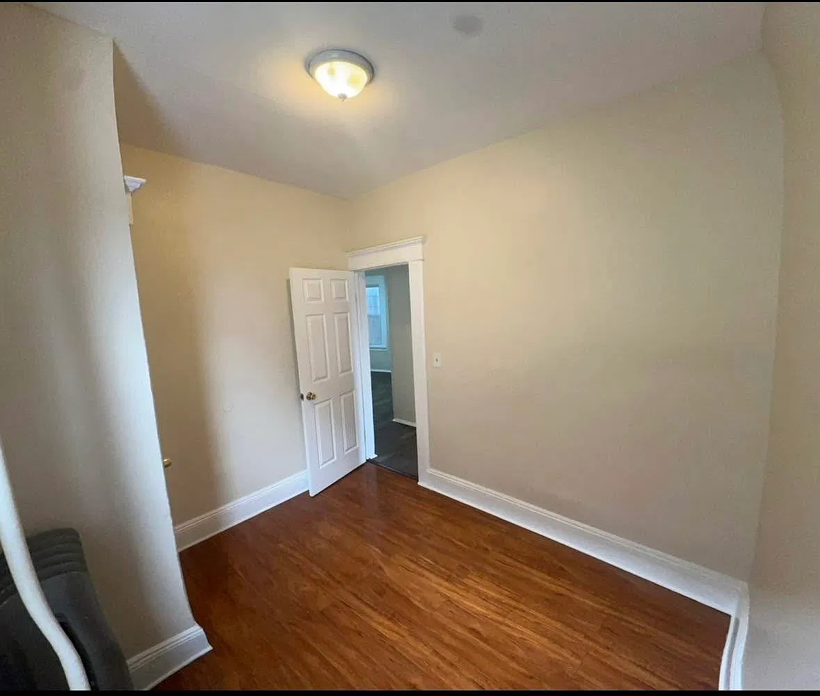 3 bed, $2,500 — Photo 2