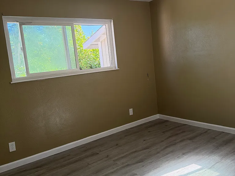330 Sycamore Ave — Photo 11