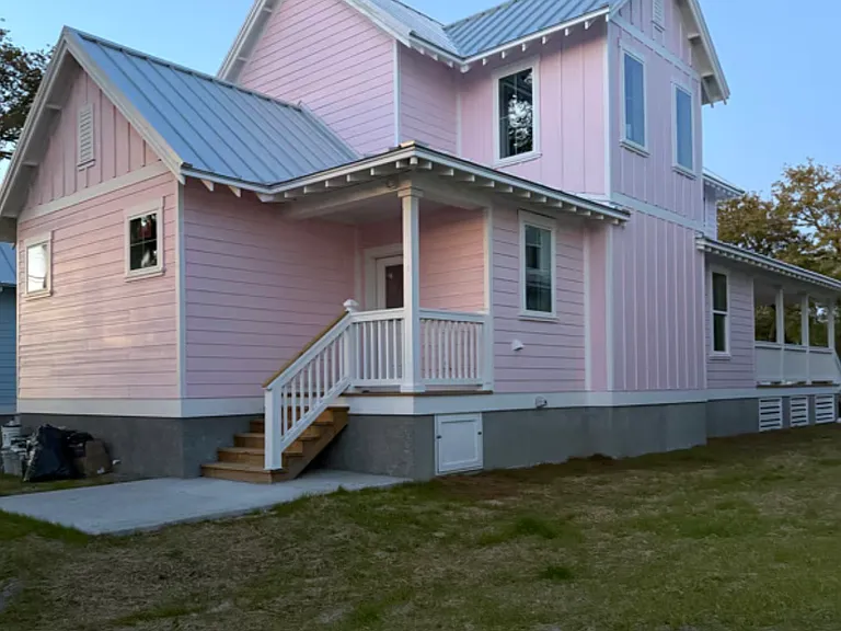 725 N Atlantic Ave — Photo 2