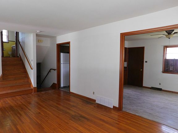 3rd image of 1842 Belmont St #1842