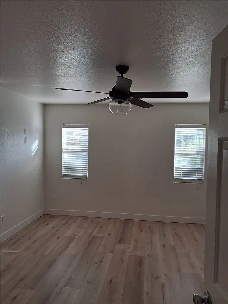 3 bed, 2.5 bath, 1408 sqft, $2,199 — Photo 4