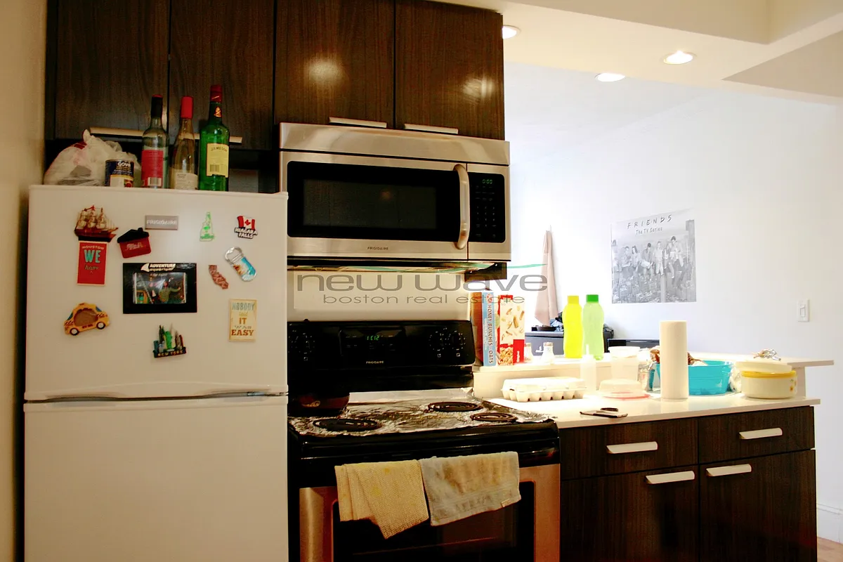 Building Photo - 51 Queensberry St #20