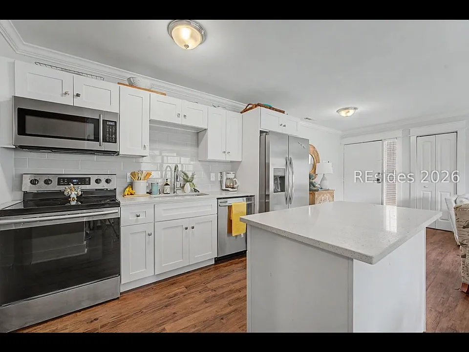 53 Delander Ct #18