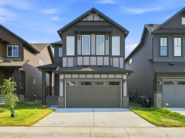 945 NW Chinook Winds Mnr SW, Airdrie, AB T4B 5P8