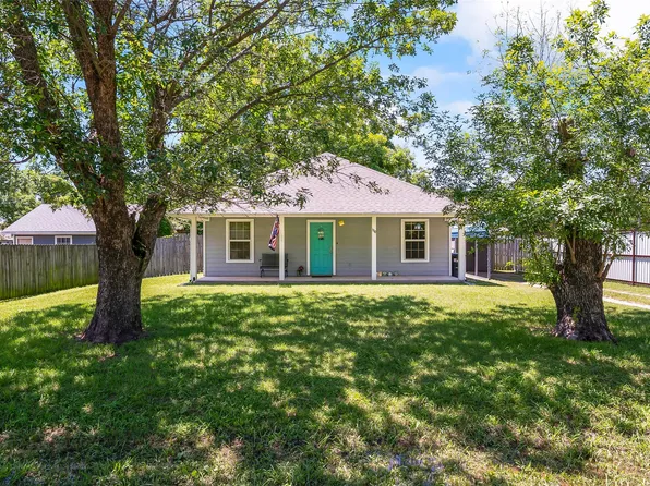 110 Race St, Tioga, TX 76271