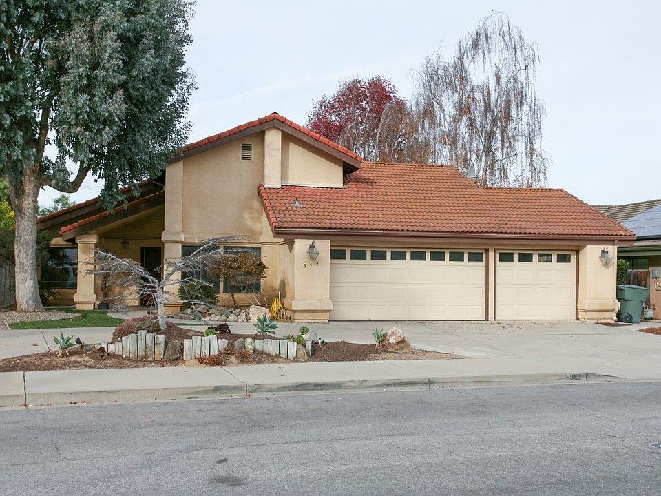 1st image of 952 Magnolia Dr