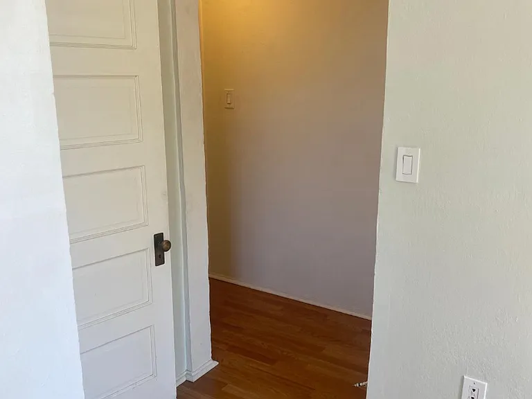 162 Santa Fe Ave #G — Photo 10