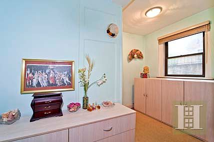 3rd image of 269 W 72nd St APT 4D