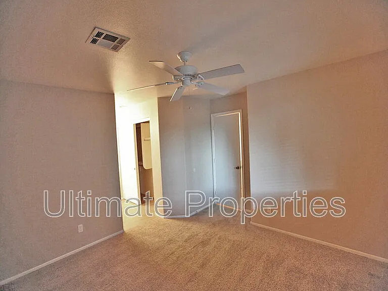 3011 W Zachary Dr — Photo 10