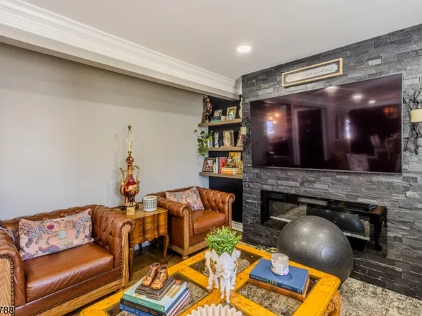 26 Dartmouth Ave, Woodbridge Twp., NJ 07001
