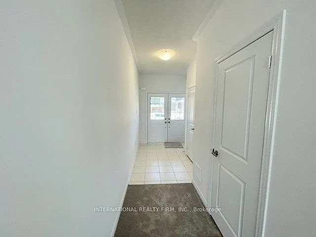 240 Ridley Cres — Photo 3