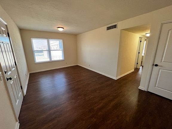 2nd image of 801 N Willie L Miner Ave #D-3