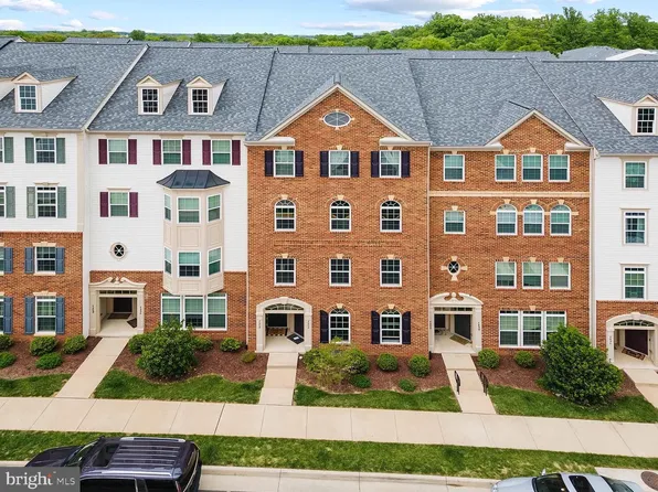7504 Brunson Cir, Gainesville, VA 20155