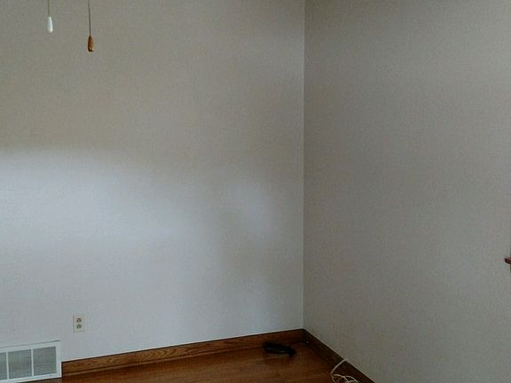 4th image of 2125 Wilson Ave