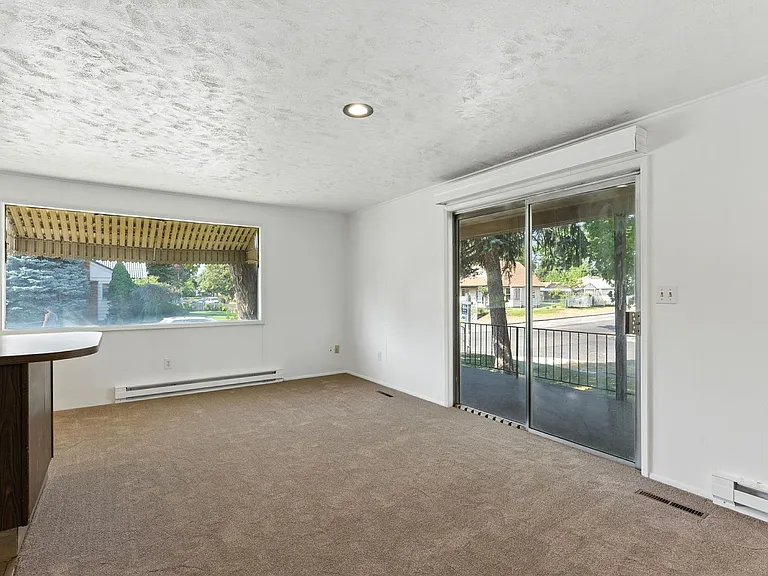 5504 N Post St — Photo 11