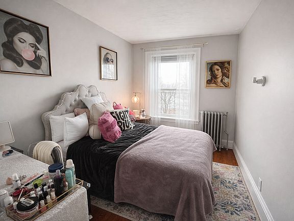 2nd image of 187 Bay State Rd APT 5