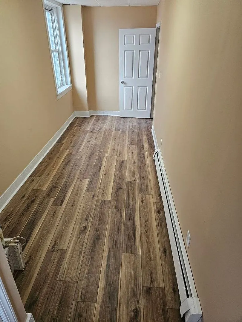 Newly Renovated - 3BR in Manville — Photo 1
