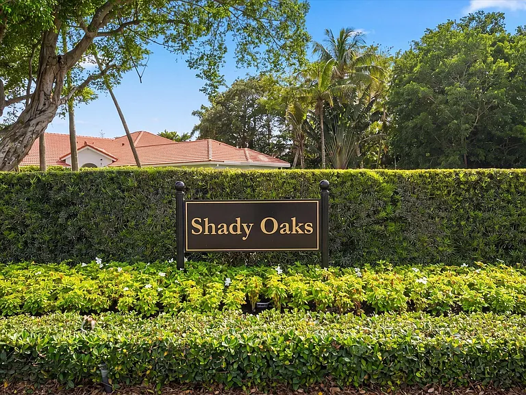 2920 Twin Oaks Way — Photo 35