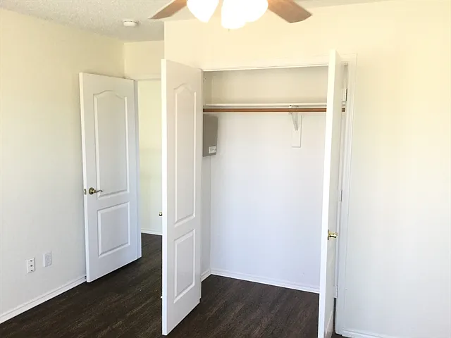 1004 Ashland Ct — Photo 12