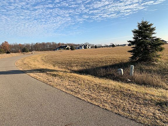 4th image of 17177 Country Dr