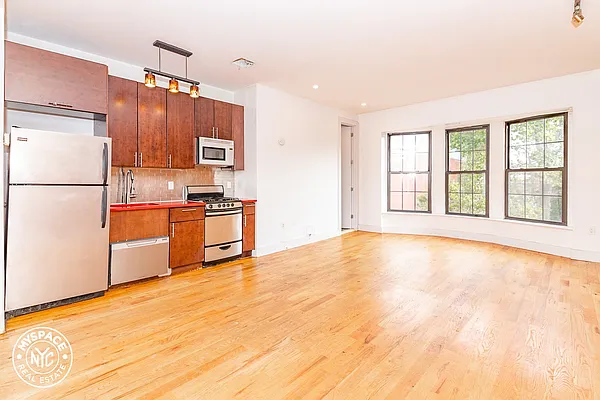 Rented by MySpaceNYC | media 2