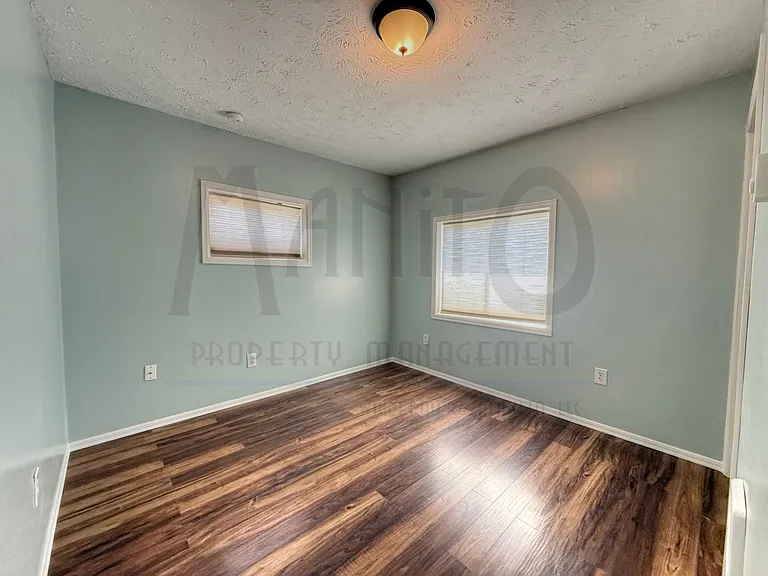 3642 W Wellesley Ave — Photo 8
