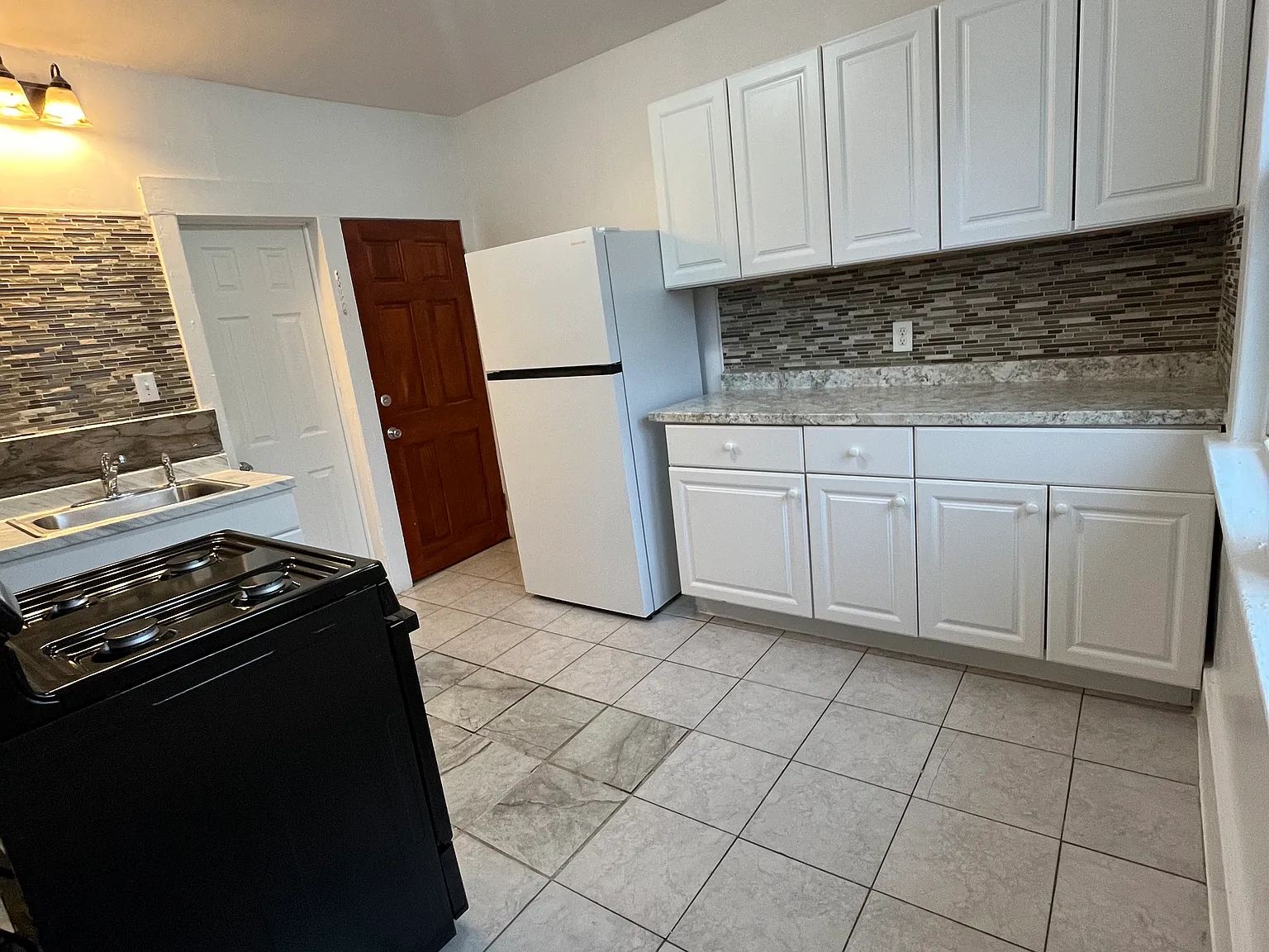 2 bed, $1,200 — Photo 1