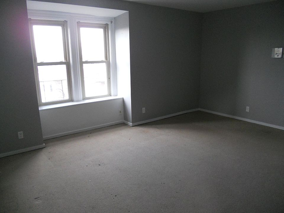 1st image of 425 Porter Ave APT 401