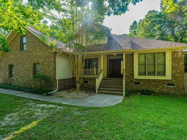 107 Joes Ln, Summerville, SC 29486
