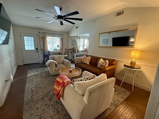 4900 N College Ave — Photo 15