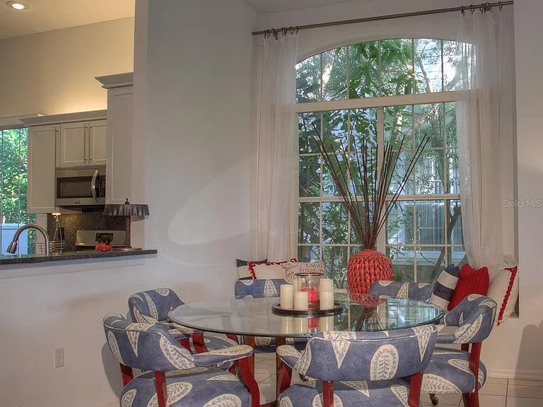 7911 Whitebridge Gln — Photo 15