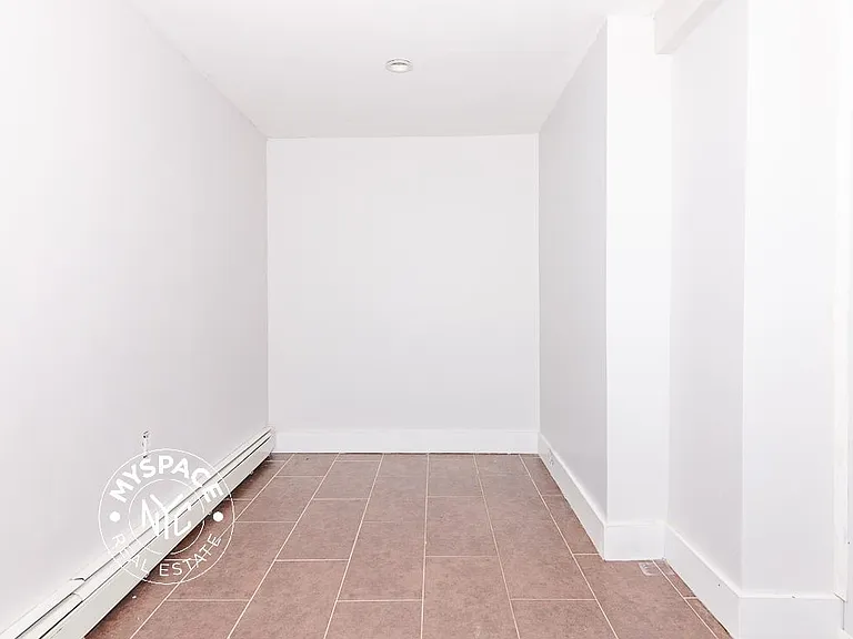 1044 Putman Ave #1 — Photo 13