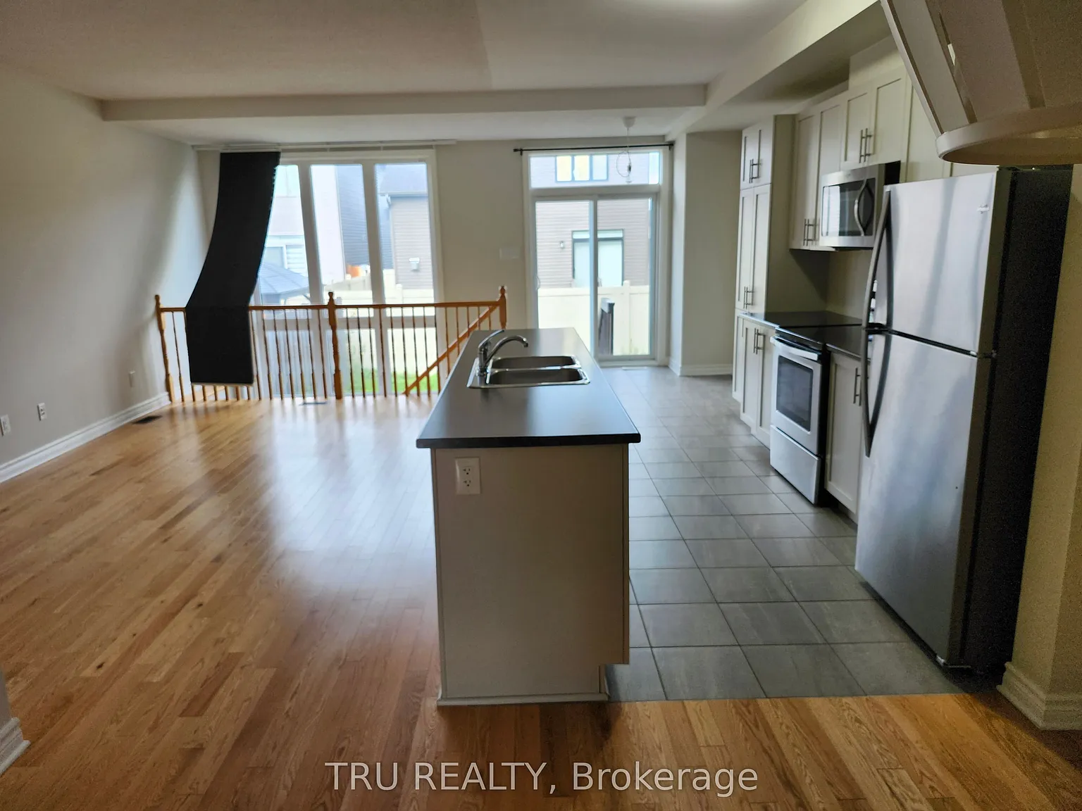 3 bed, $2,700 — Photo 3