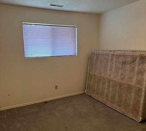 4th image of 1071 N Holly Dr