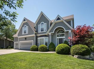 716 SW Winterwalk Ln, Lees Summit, MO 64081