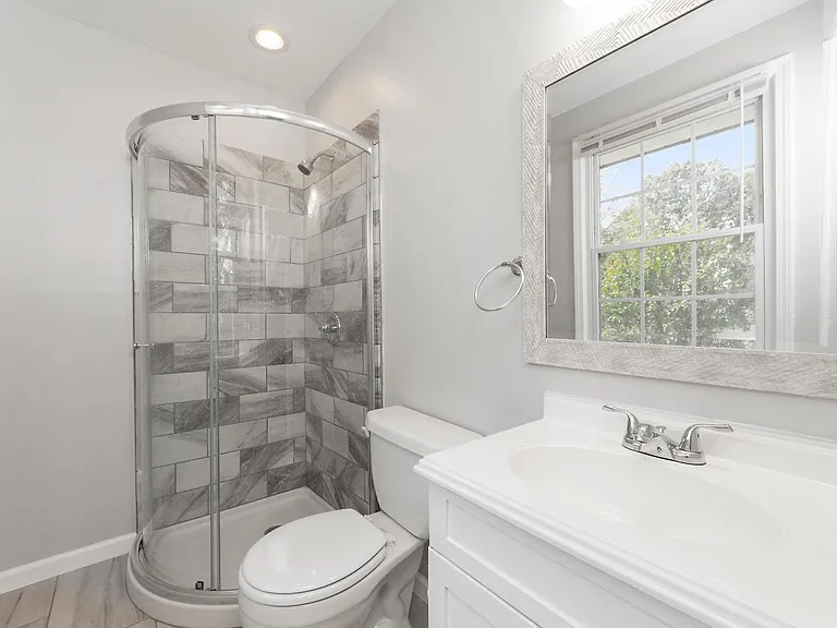605 Presidential Blvd — Photo 11